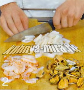 «Ушки» с морепродуктами