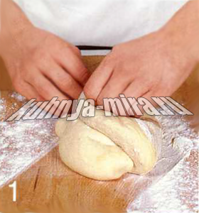 Мини пиццы с соусом песто и тунцом 1