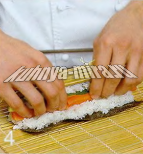 Нори-маки с малосольном лососем