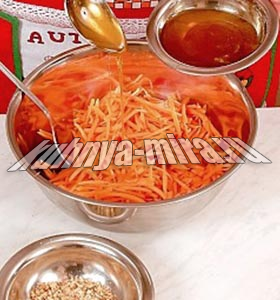 Салат с морковью, медом и орехами 3